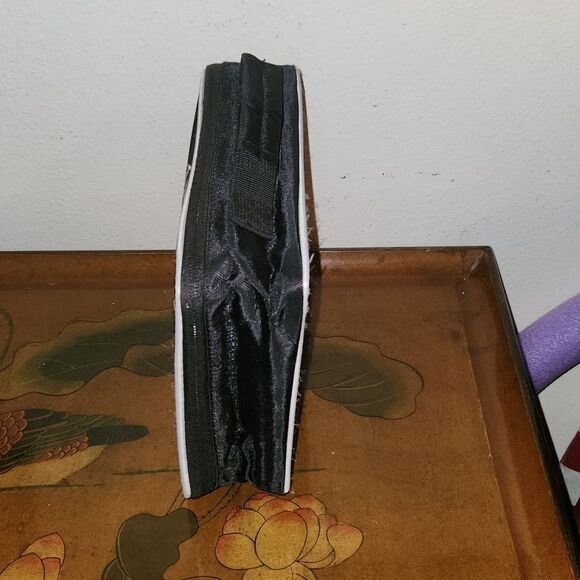 Nike Insulated Lunch Bag - Picture 3 of 5